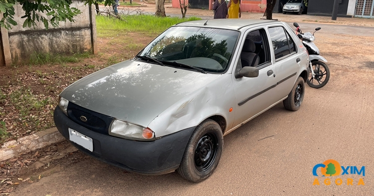 Jovem fica ferida em colisão entre motocicleta e carro em Coxim
