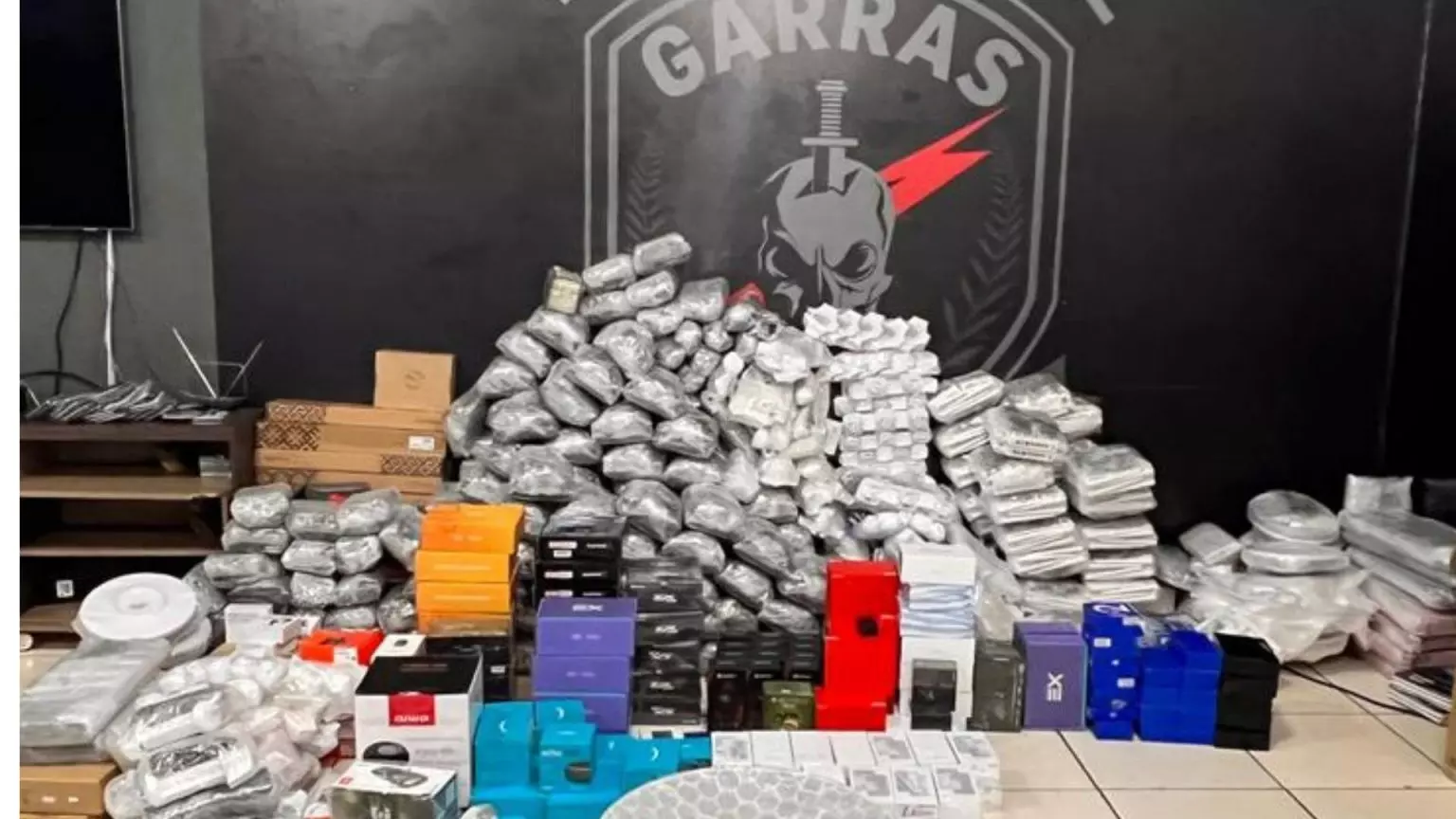 Garras fecha depósito recheado de eletrônicos contrabandeados em bairro de Campo Grande