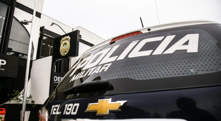 Cliente de casa noturna diz ter sido assaltado e proprietária cobra dívida de R$ 9 mil