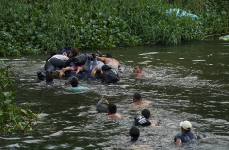 EUA mudam regras para imigração na fronteira com o México; entenda
