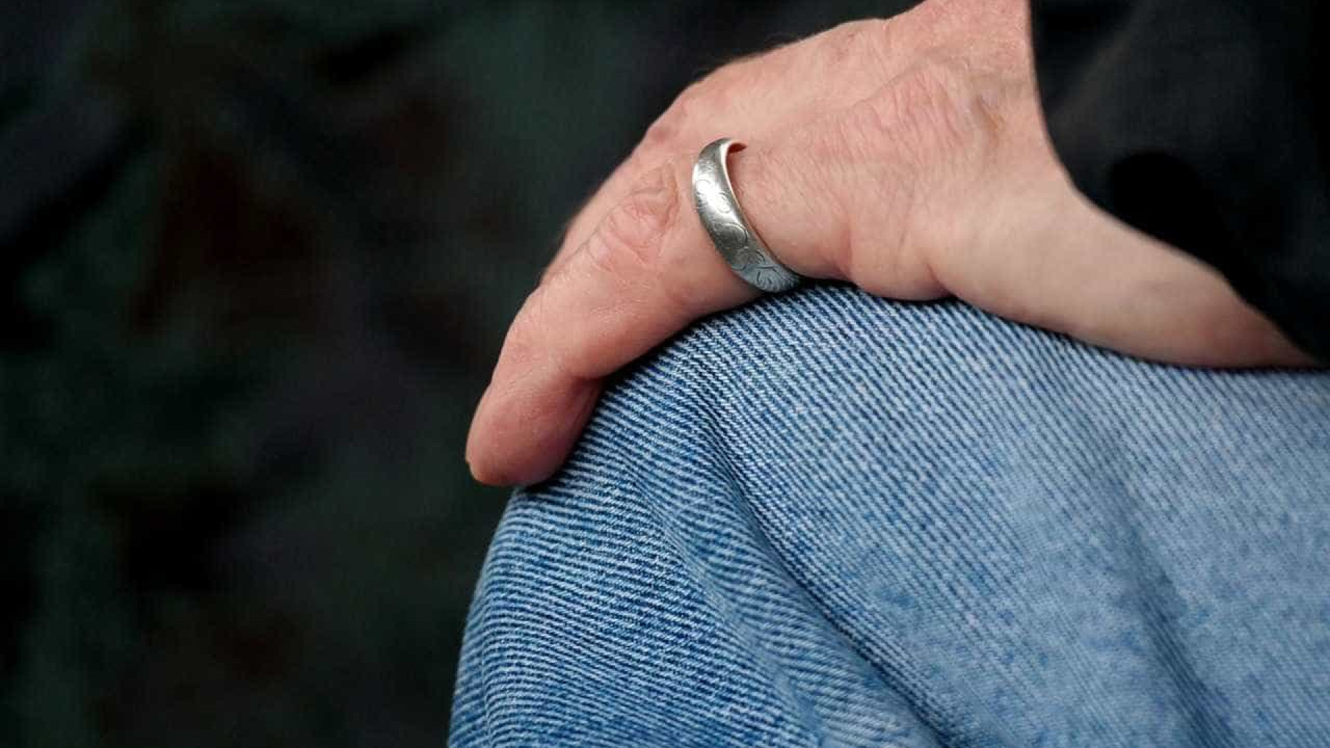 Mulher cria app para viúvos que procuram relações sem compromissos