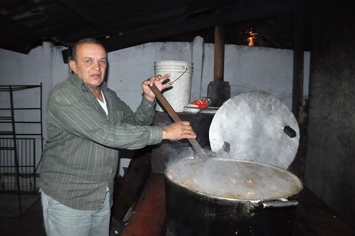 Há mais de 30 anos em Coxim, tradicional Bar do “Zé Tombado” oferece caldo todas às quartas e sextas