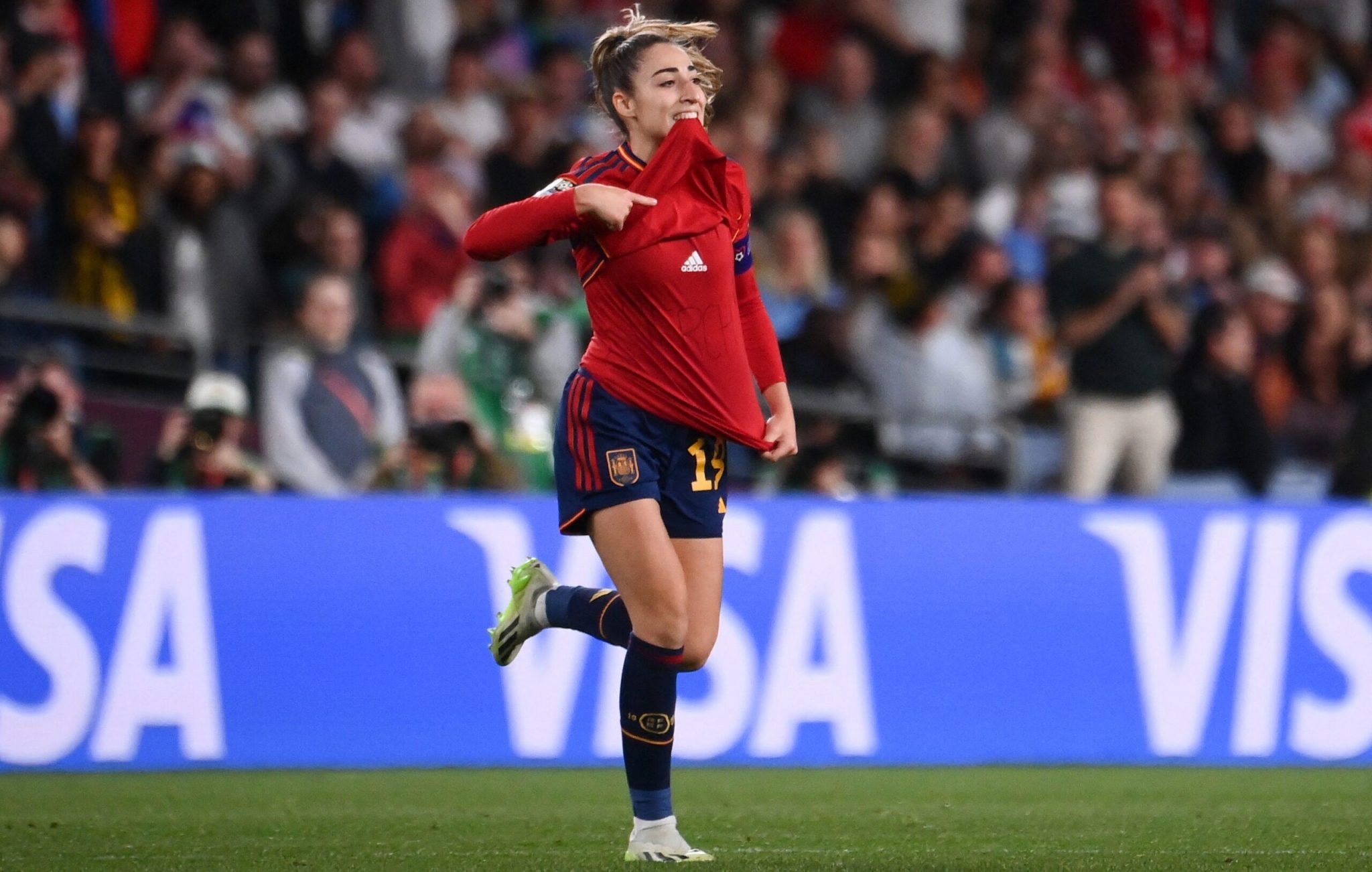 Espanha vence a Inglaterra e se sagra campeã da Copa do Mundo Feminina pela primeira vez