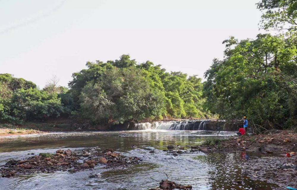 Com suspeita de afogamento, bombeiros fazem buscas por menino no Rio Anhanduí