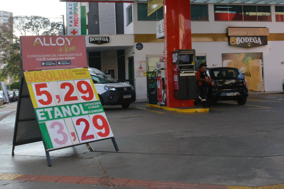 Em MS, gasolina deve cair 8 centavos e o diesel tende a subir 22