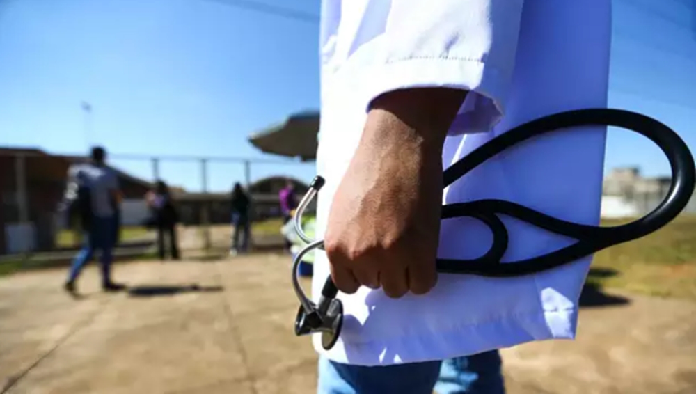 Governo lança edital para abrir 60 vagas de Faculdade de Medicina em MS