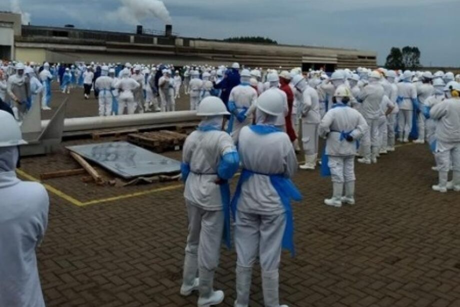 Vazamento de amônia assusta trabalhadores de frigorífico