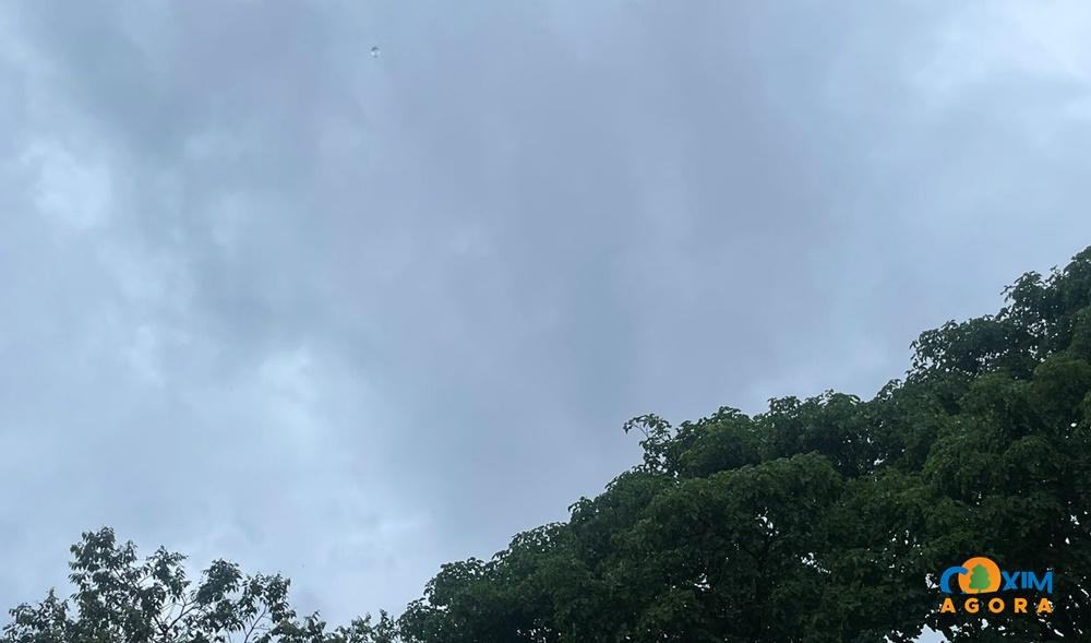 Semana começa com chuva e queda nos termômetros em Coxim