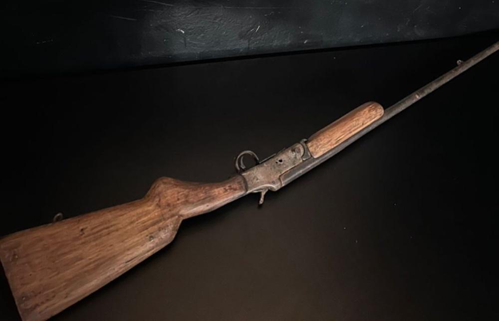 Polícia Civil cumpre mandado de busca e apreensão e apreende arma de fogo em Dourados