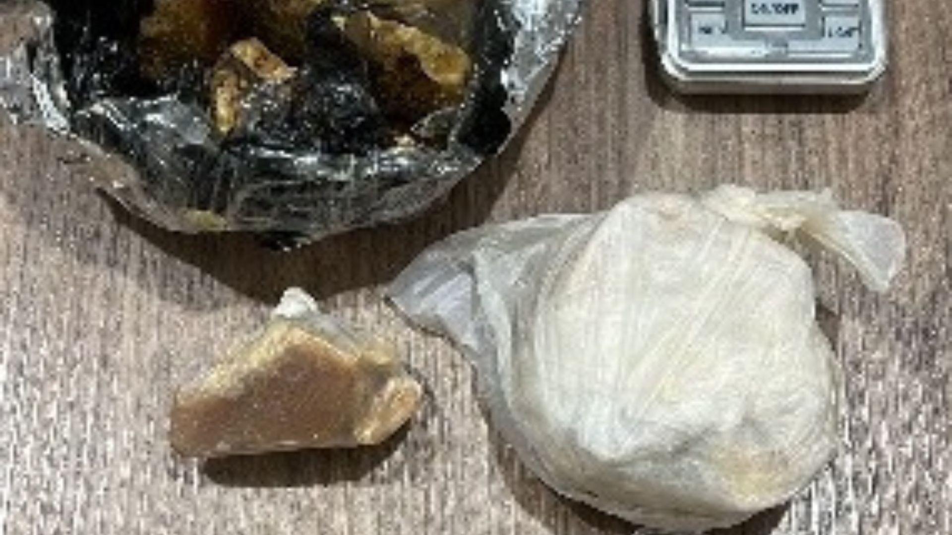 Traficante é preso em flagrante após polícia encontrar 1 kg de crack enterrado em quintal