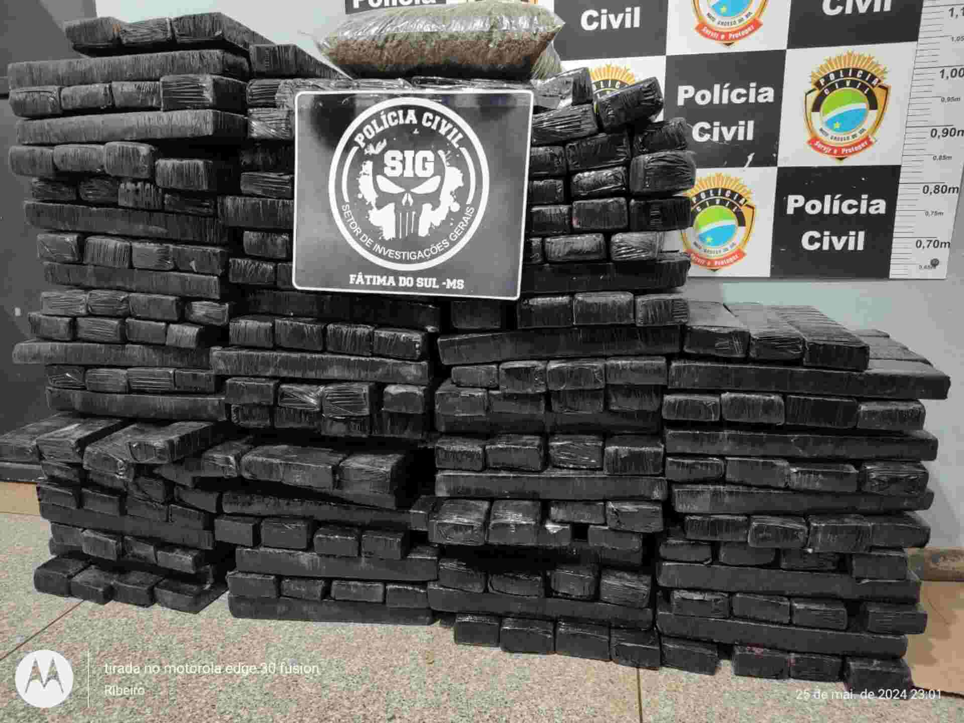 Traficantes são presos com mais de 300 kg de maconha avaliada em R$ 800 mil em Fátima do Sul