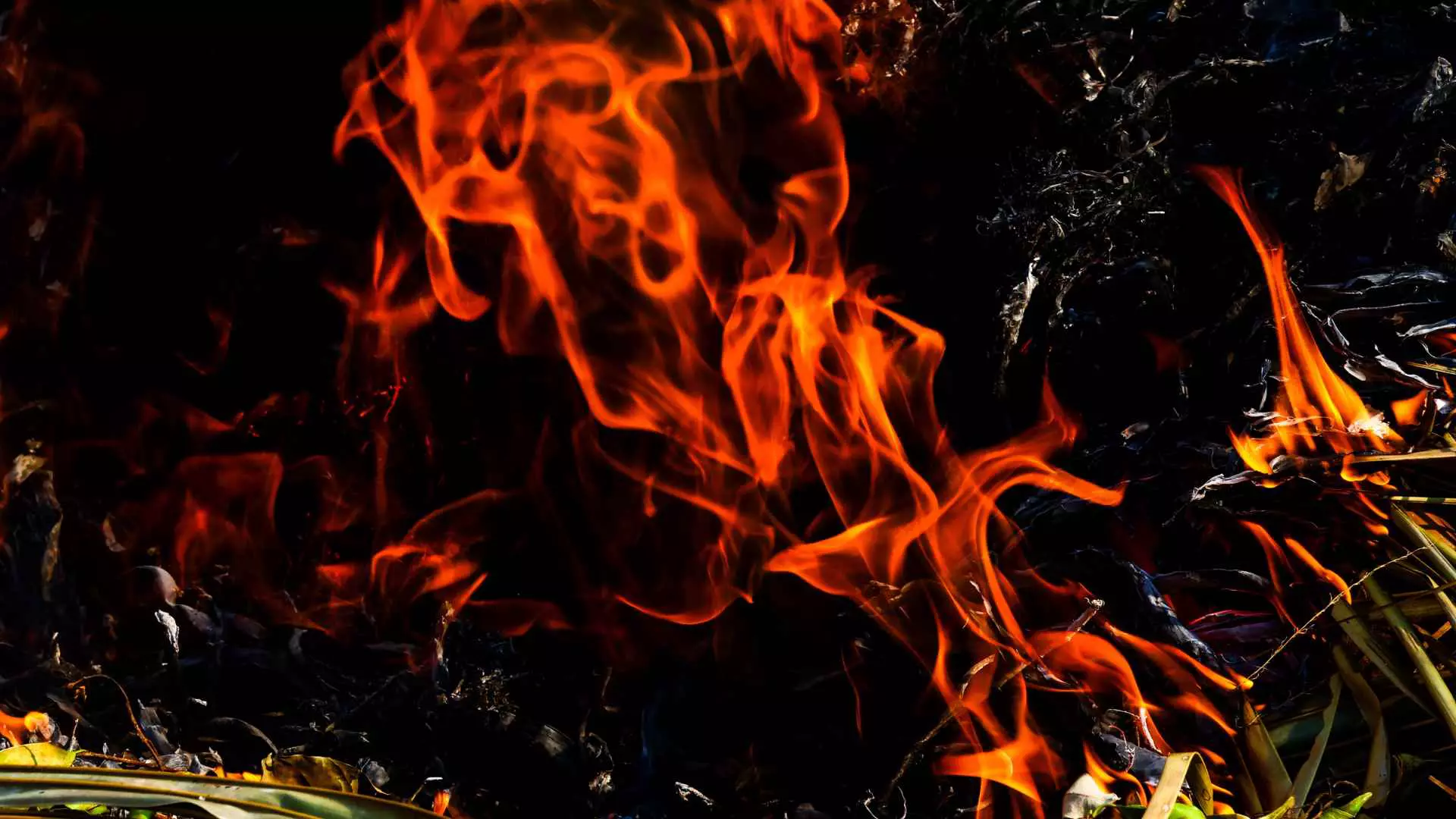 Idosa de 98 anos morre após cair em fogueira no chão de casa em Aral Moreira