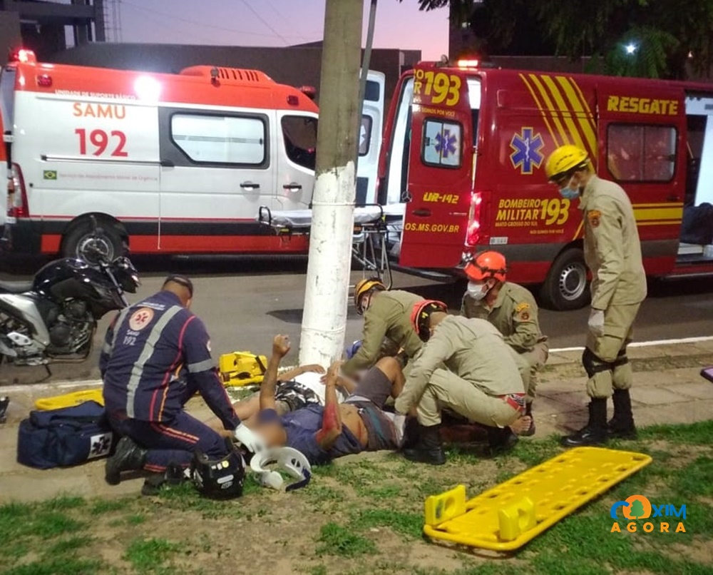 Acidente de moto deixa duas pessoas feridas no centro de Coxim