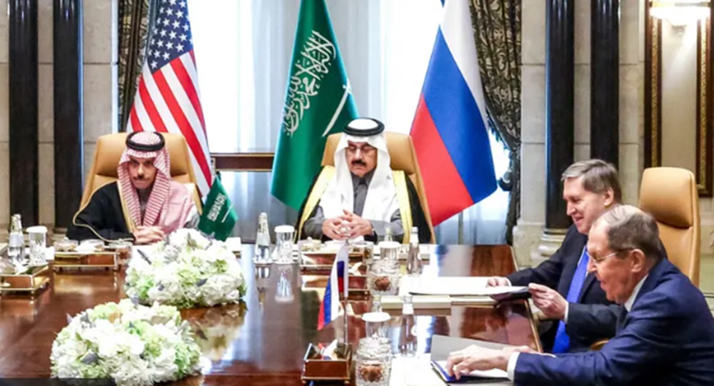 Por que tantos acordos de paz são mediados pela Arábia Saudita e pelo Catar?