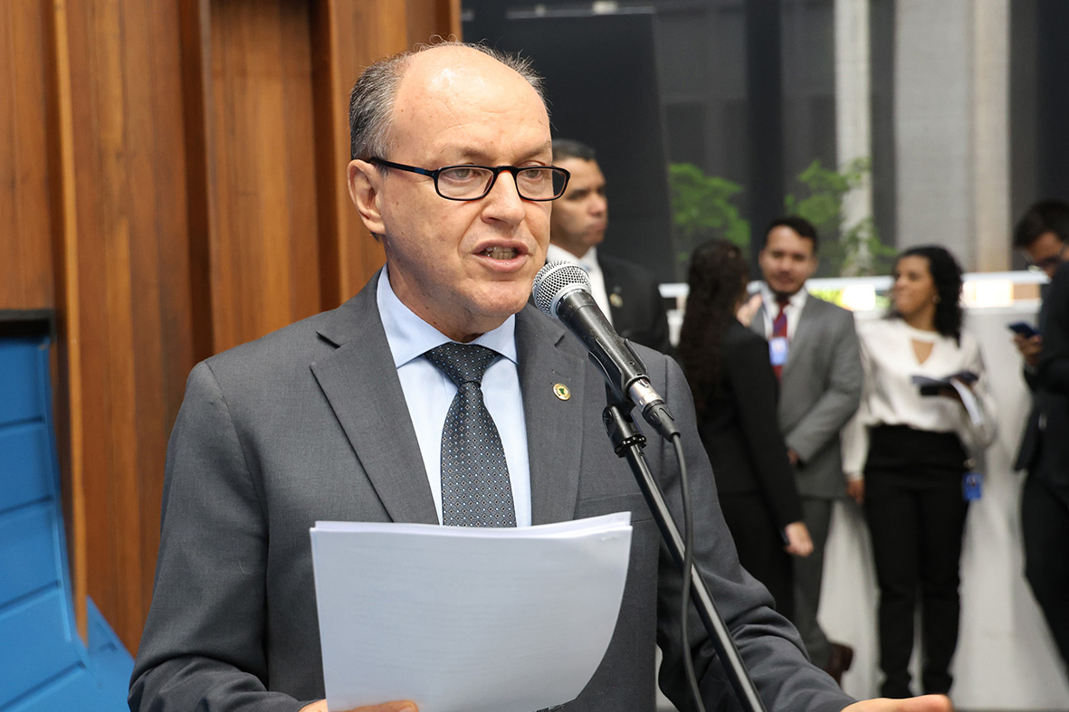 Mochi solicita levantamento sobre dívidas de servidores ativos e aposentados