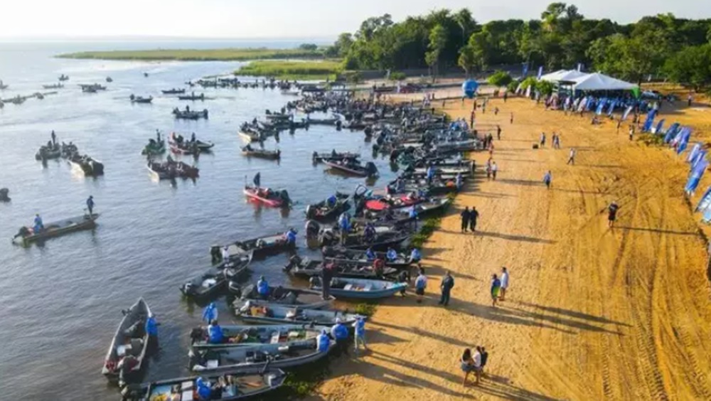 Com boom de barcos pelos rios, Marinha reforça controle e formação no Pantanal