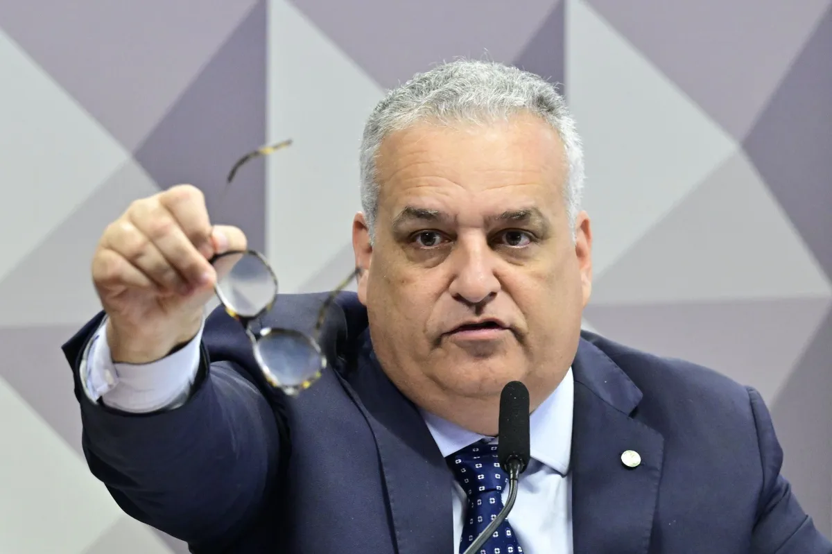 Relator da CPMI pede indiciamento de ex-ministros de Lula e Bolsonaro