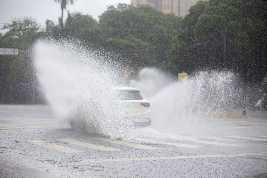 Semana terá ligeira queda nas temperaturas e chuvas fortes em MS