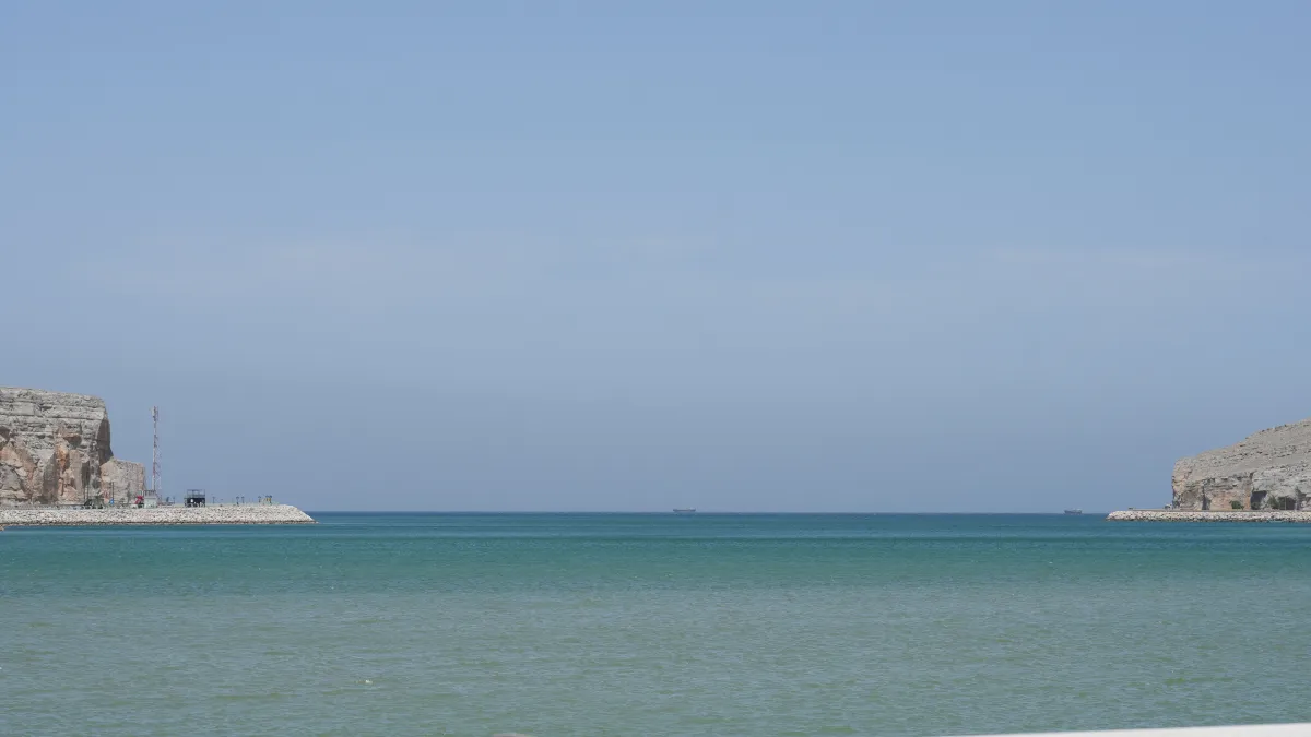 EUA dizem que nenhum navio ultrapassou bloqueio no Estreito de Ormuz