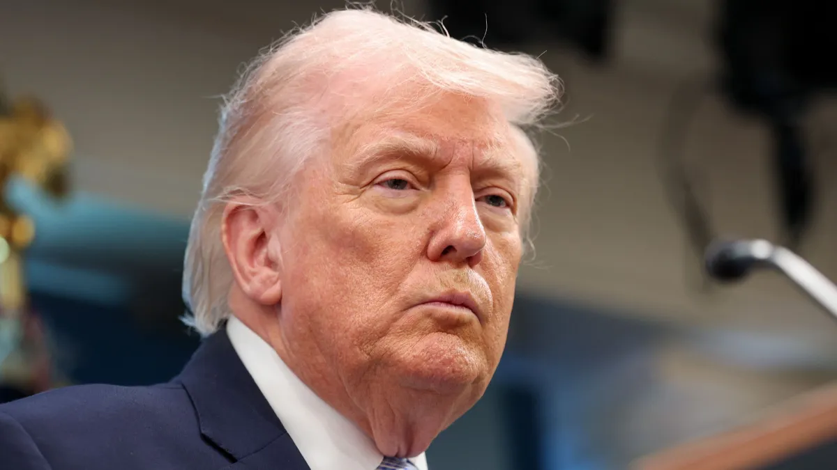 Trump minimiza acordo com Irã e alerta China contra envio de armas