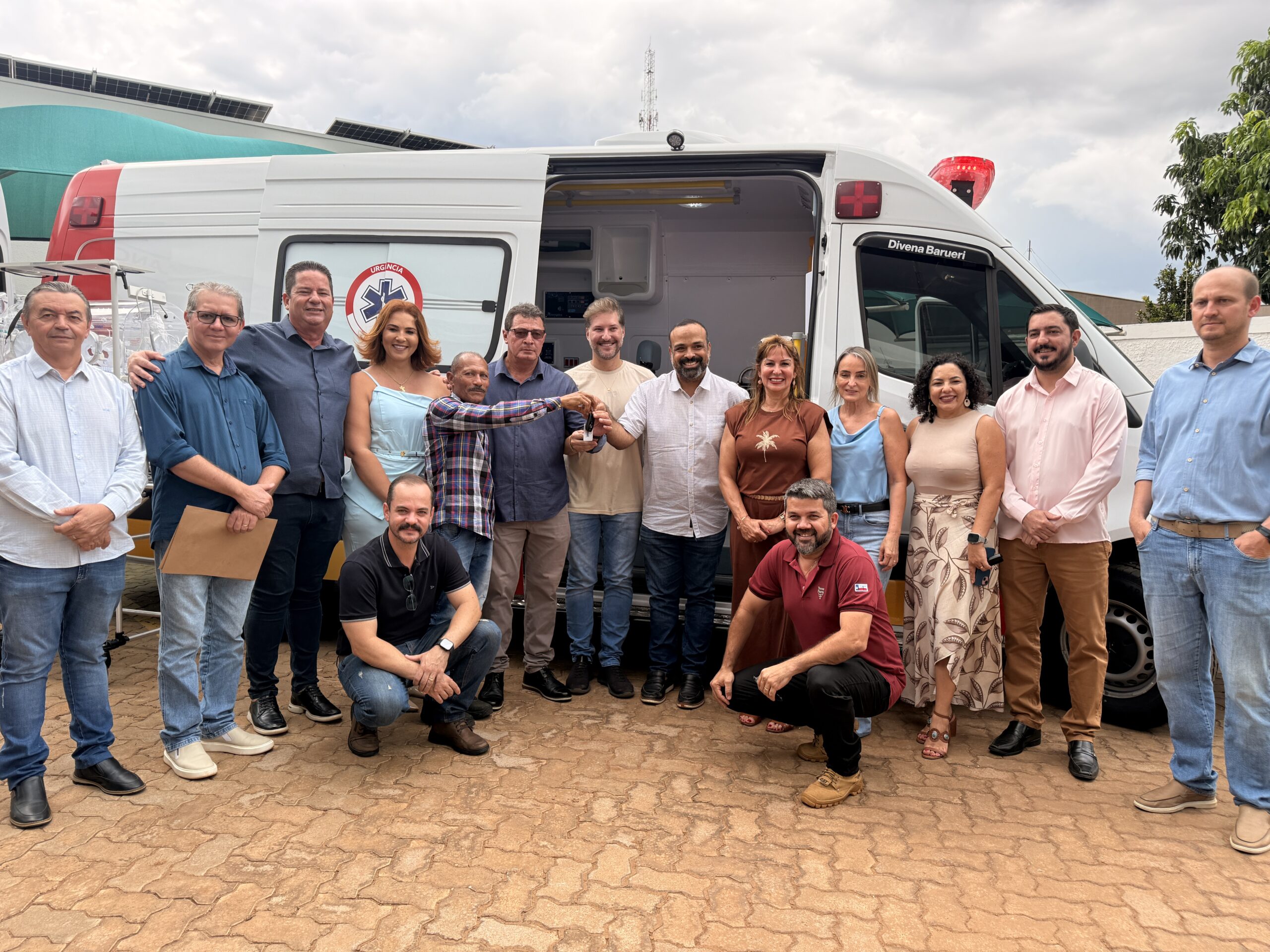 Sonora recebe ambulância de última geração e entrega títulos de regularização fundiária a 26 famílias