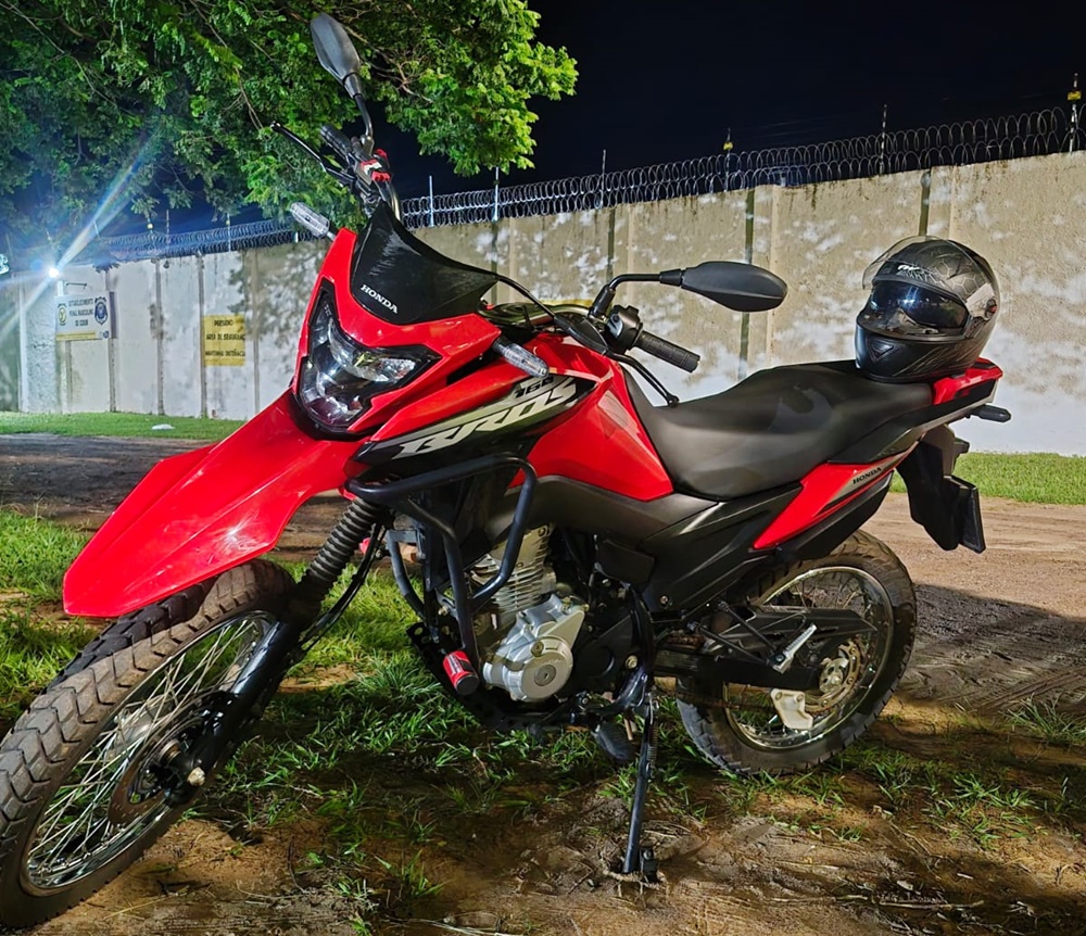 Jovem tem motocicleta furtada enquanto treinava em ginásio de Coxim