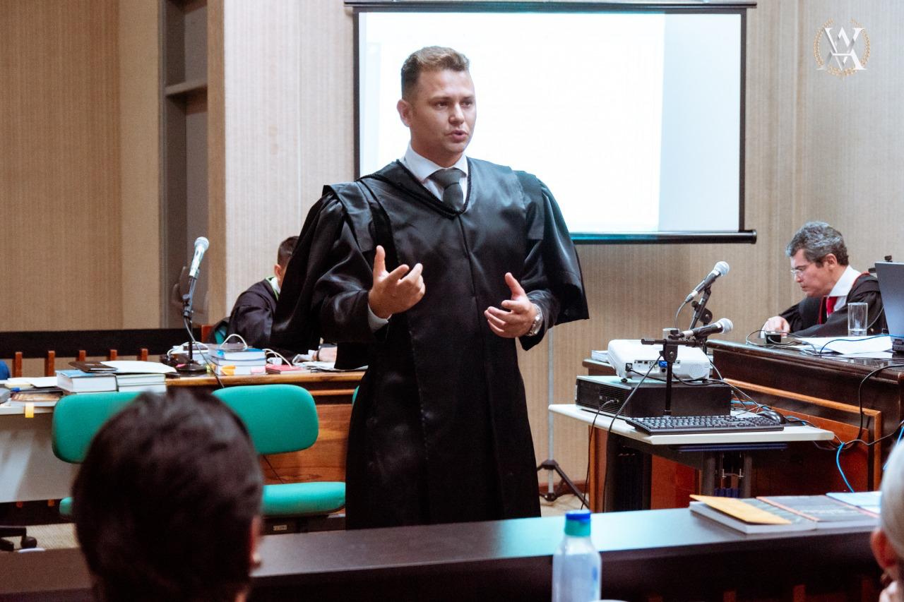 Defesa obtém liberdade de acusado em caso de tentativa de feminicídio e perseguição Coxim