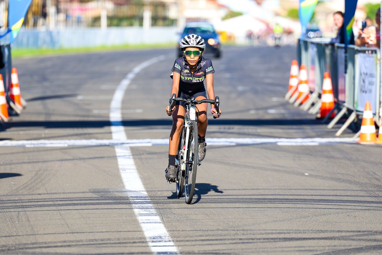 Atleta da Stong Bike Coxim conquista título brasileiro no ciclismo de estrada