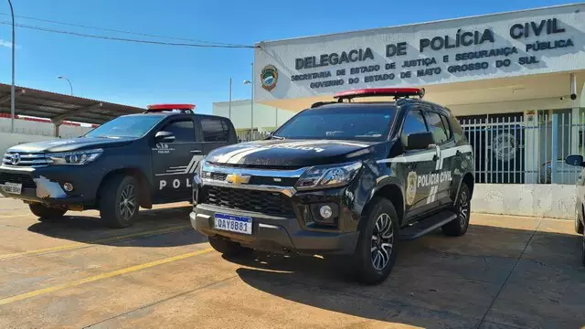 Homem é morto na frente de crianças e polícia apura ligação com facções