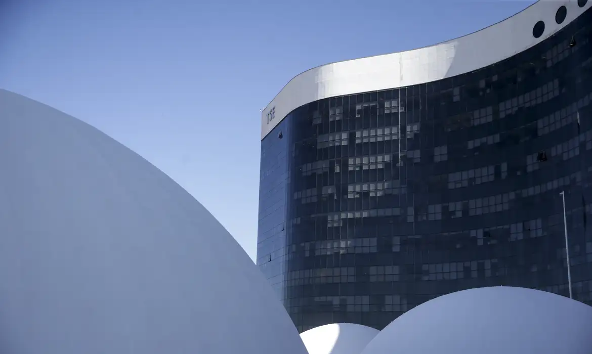 TSE cassa mandato do governador de Roraima e determina novas eleições