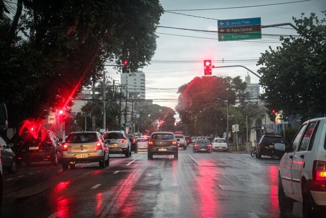 Chuva na Capital antecede previsão de 9°C para o final de semana