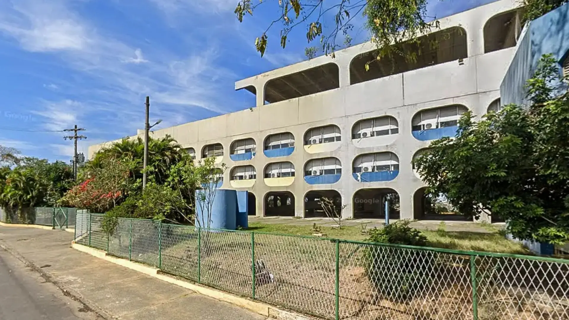 Artefato explode e fere oito alunos em escola pública de Belford Roxo