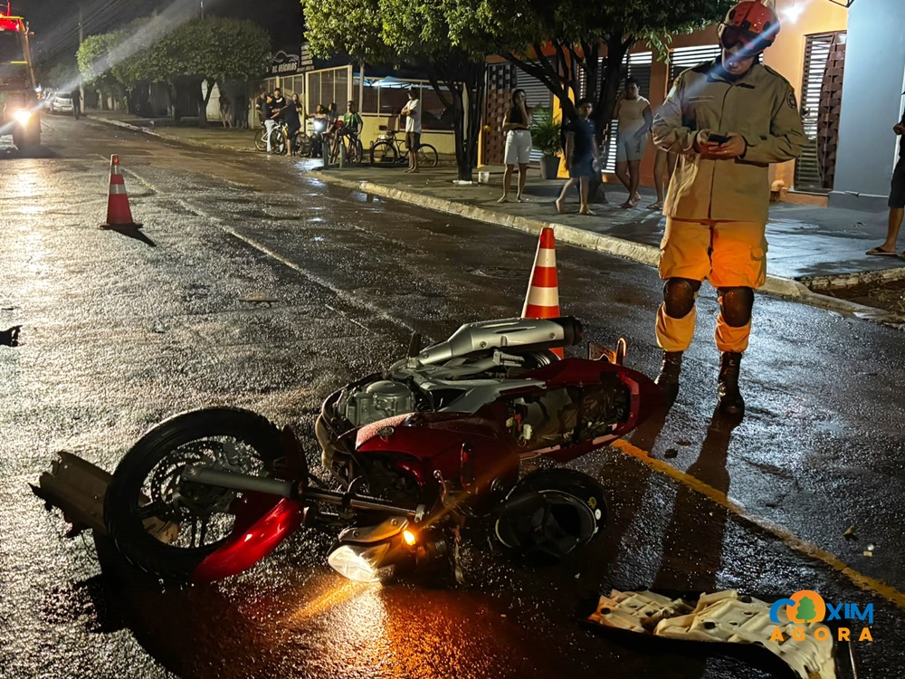 Colisão entre motocicleta e bicicleta elétrica deixa homem ferido no Senhor Divino, em Coxim