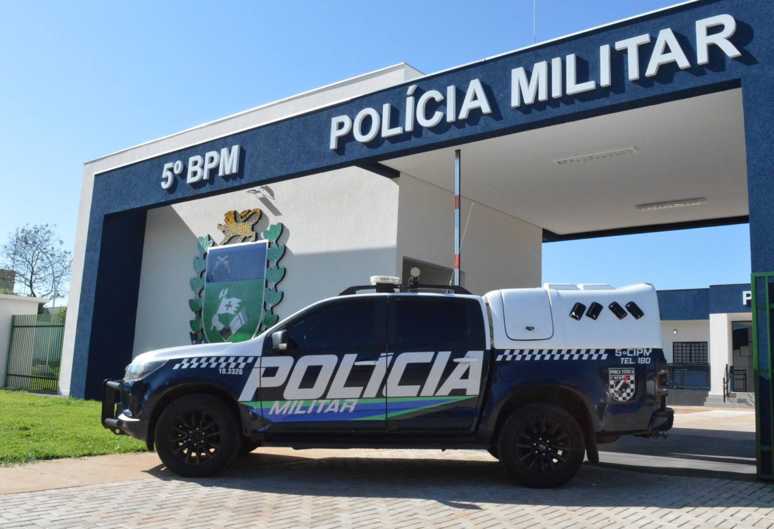 Força Tática cumpre mandado de prisão e prende homem por porte de droga em Coxim