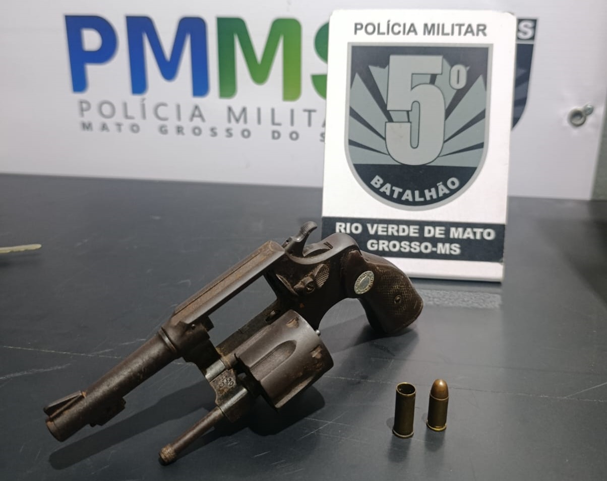 Após denúncia de tiro, PM prende idoso com revólver irregular em Rio Verde