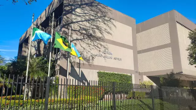 Juíza manda acionar força policial para despejar herdeiros de 11 e 17 anos