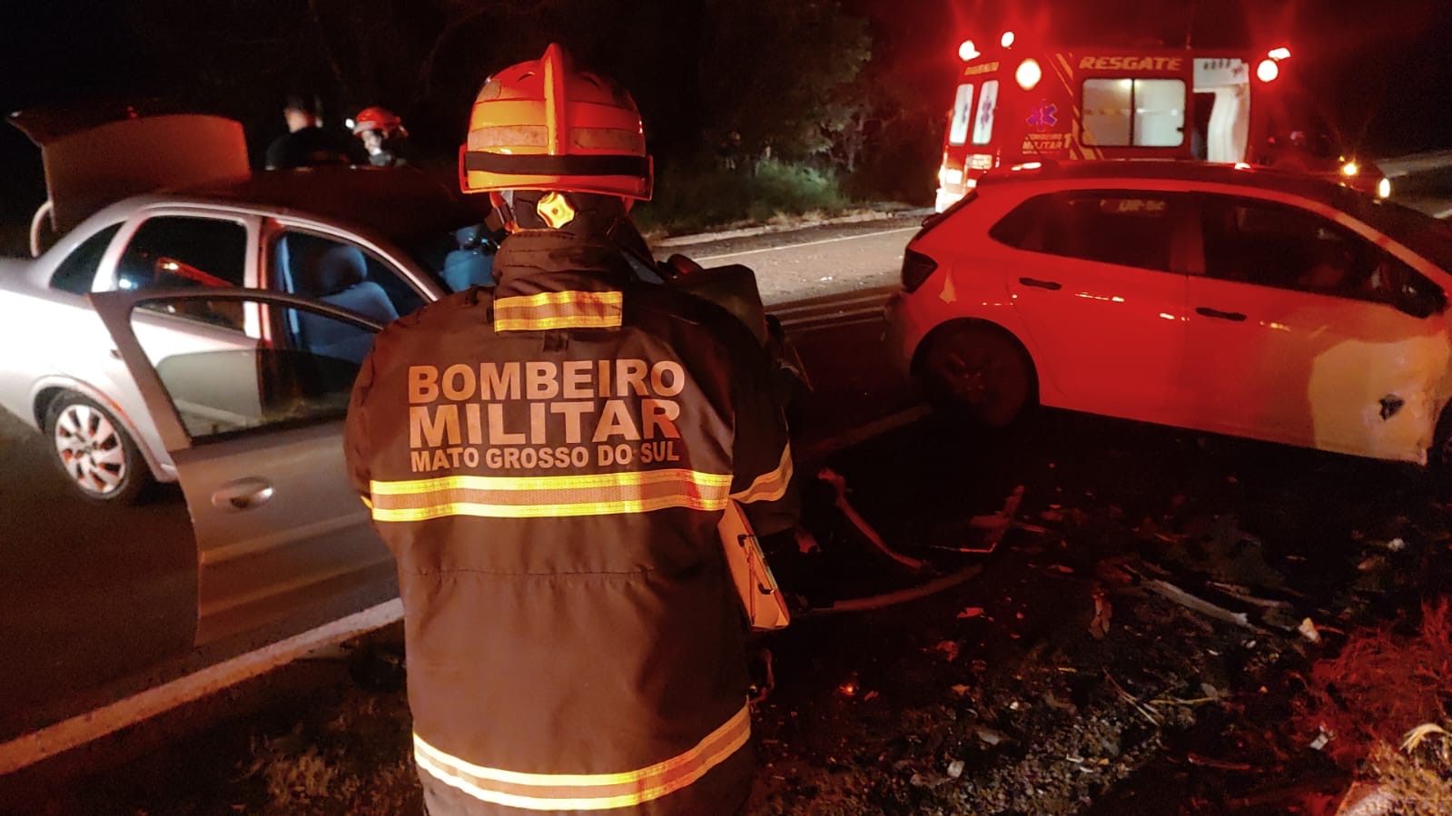Colisão frontal na BR-359 entre Coxim e Alcinópolis deixa quatro feridos