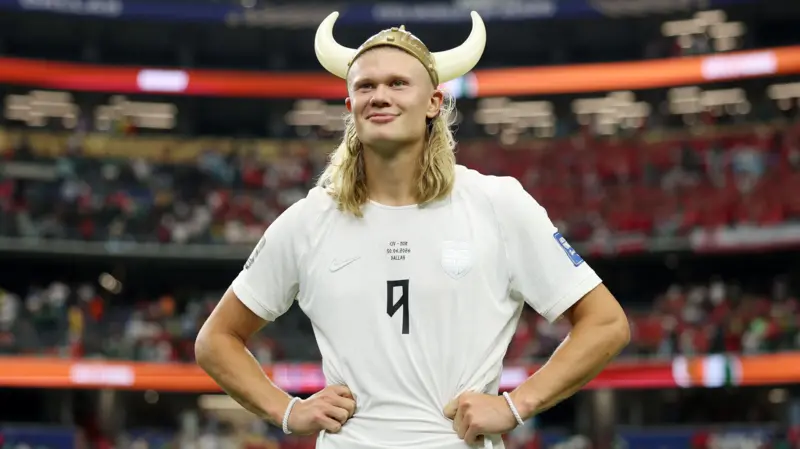 Goleador, ‘rival’ de Gabriel Magalhães e youtuber: quem é Haaland, o maior astro da Noruega
