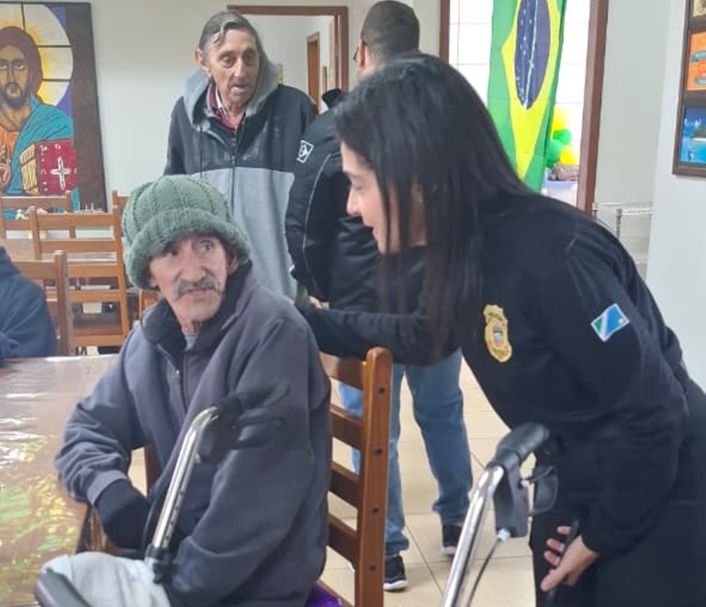 Polícia Civil realiza visita a idosos da Instituição de Longa Permanência Soraia Chrun, em São Gabriel