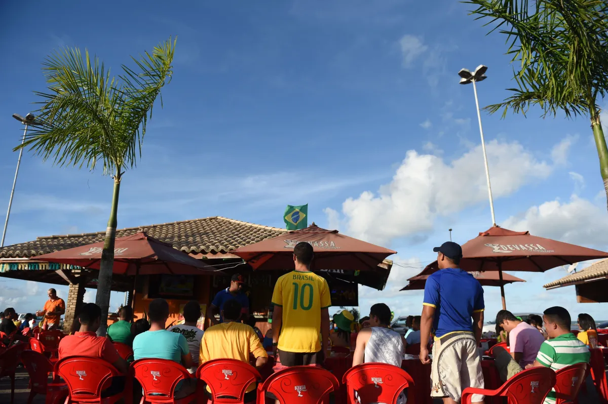 Copa do Mundo 2026 deve movimentar R$ 2,4 bilhões em bares, diz pesquisa