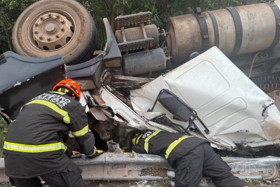 Acidente em rotatória na BR-262 termina em fatalidade
