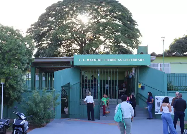 Riedel autoriza concurso com 2 mil vagas para professores