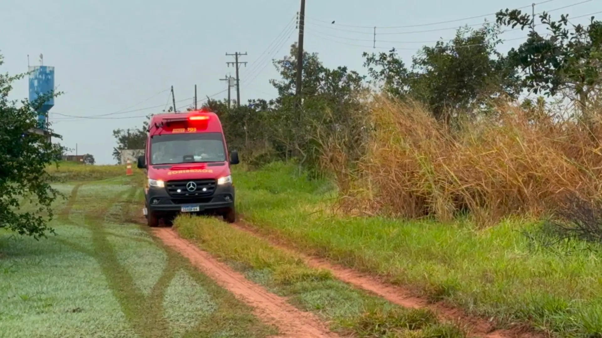 Queda de avião após tentativa de pouso mobiliza bombeiros em Campo Grande