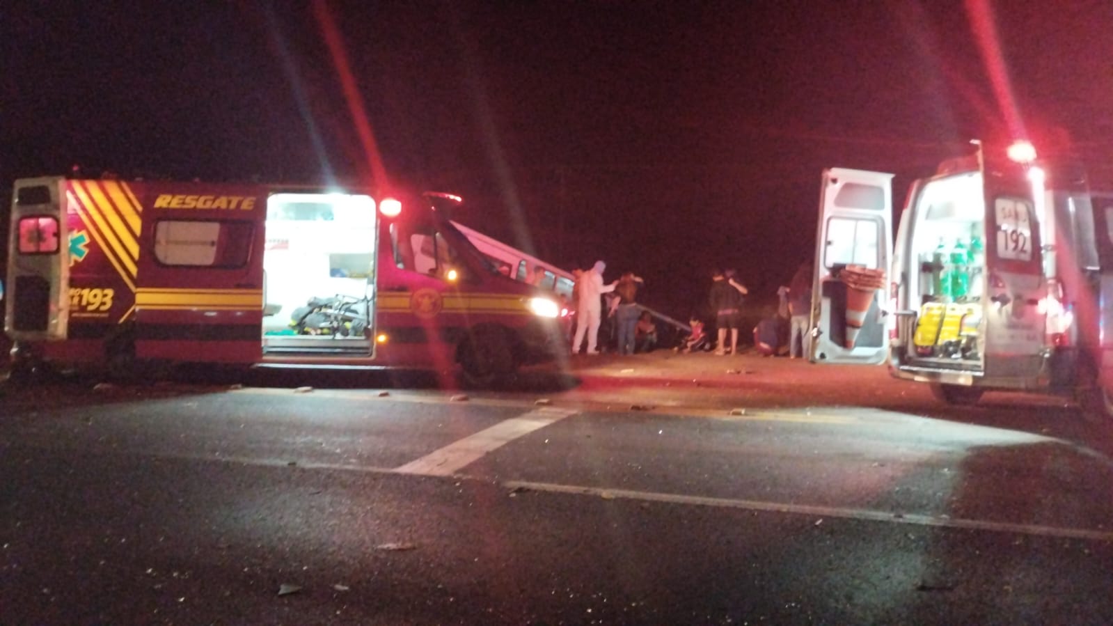 Colisão entre ônibus e caminhão-cegonha deixa feridos na BR-163 em São Gabriel