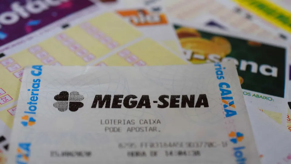 Casal é denunciado por furto de bilhete premiado de R$ 29 milhões da Mega-Sena