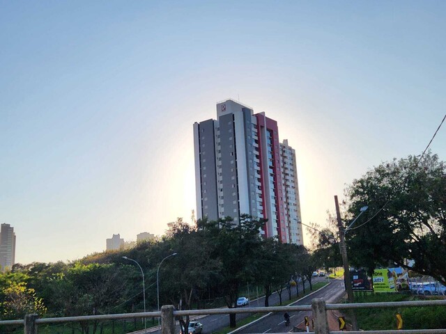 Sol forte e calor de até 40°C devem predominar em MS neste sábado