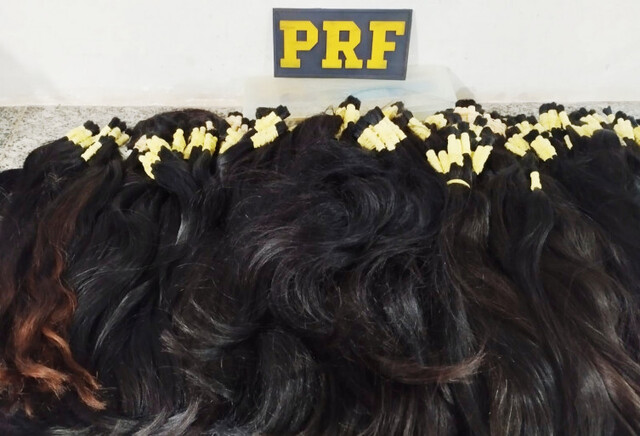 PRF apreende mala com 18 kg de cabelo humano em ônibus em Miranda