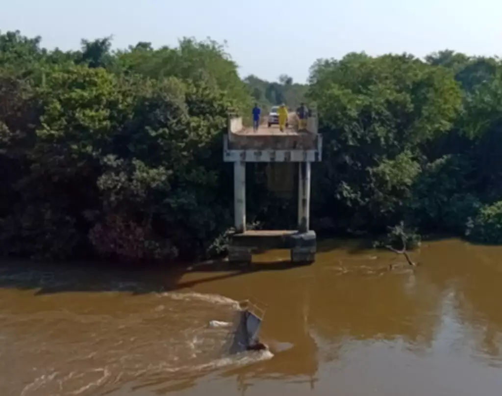 Ponte que caiu e matou caminhoneiro em Coxim vai passar por perícia