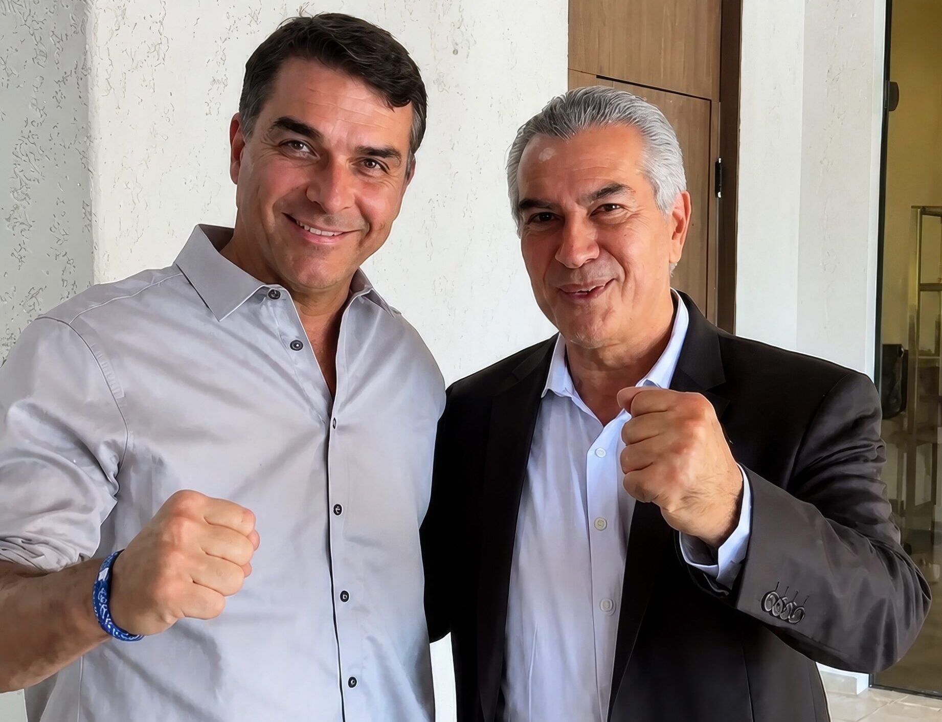 Flávio Bolsonaro se encontra com Reinaldo  e elogia força das alianças do PL-MS