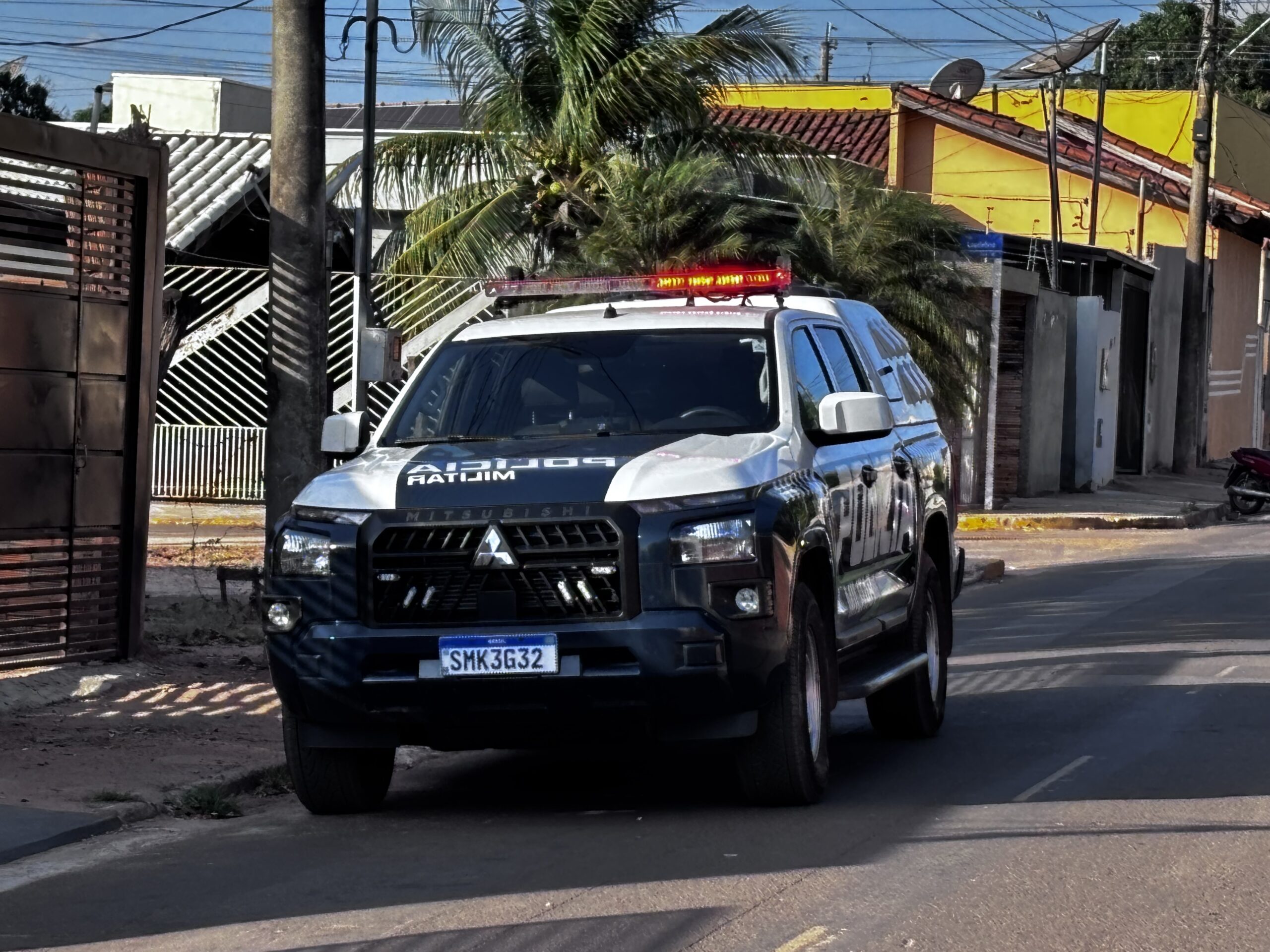 Colega de trabalho esfaqueia amigo durante discussão em Coxim; vítima sofre ferimentos graves
